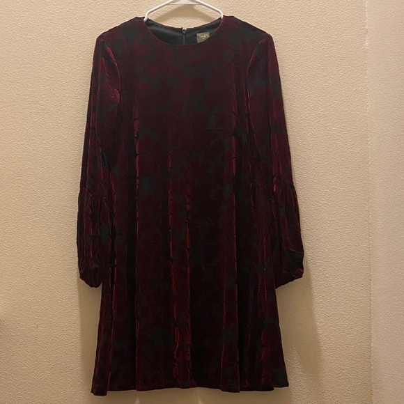 Taylor Burgundy Floral Velvet dress - Picture 2 of 6